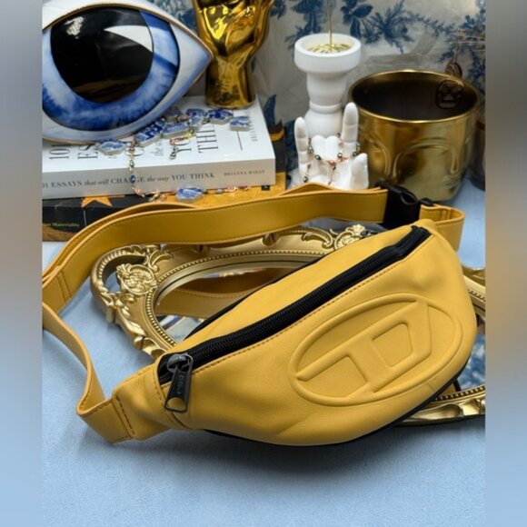 🆕 DIESEL 🧿 NWOT Embossed-Logo Belt Bag, Pale Yellow PU Vegan Leather - Picture 3 of 14